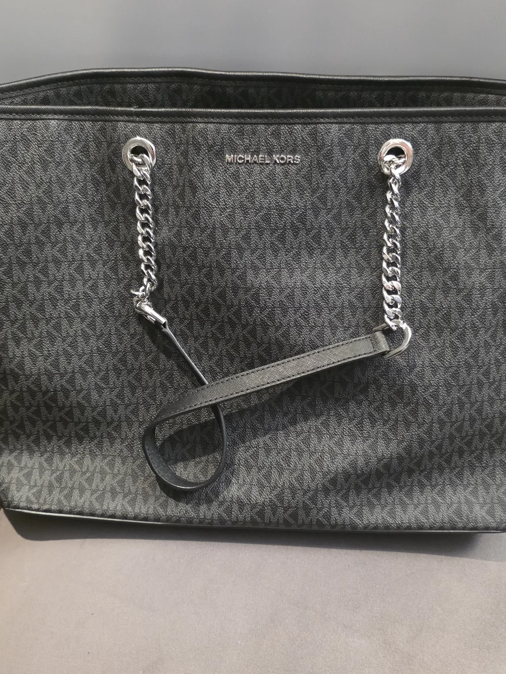 Michael Kors Black Signature Interior Zip Tote